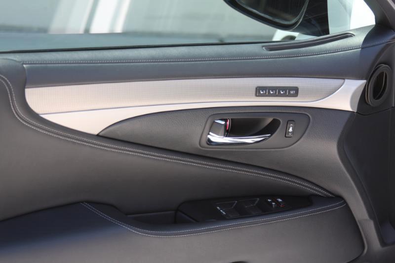 Lexus LS 460  2014
