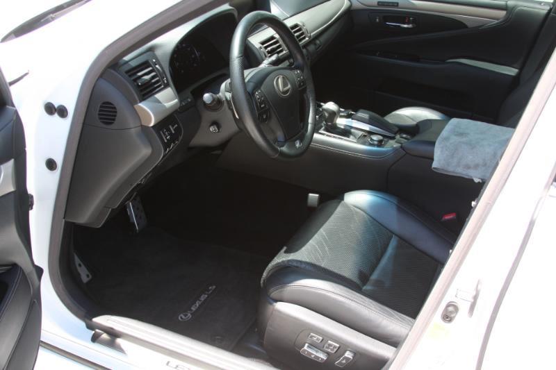 Lexus LS 460  2014