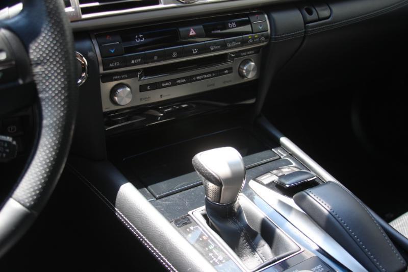 Lexus LS 460  2014