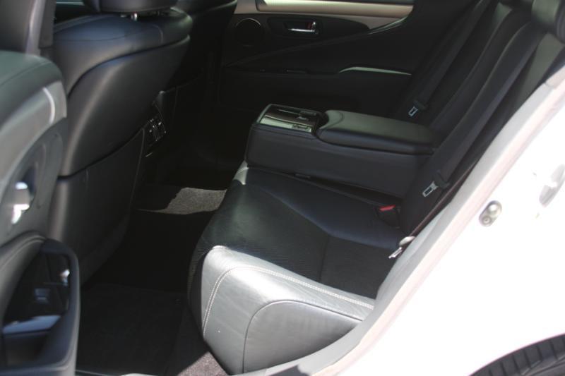 Lexus LS 460  2014