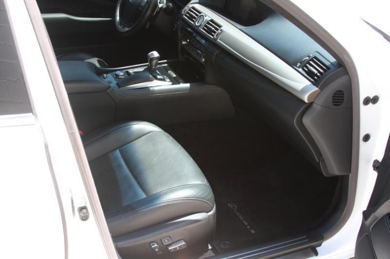 Lexus LS 460  2014