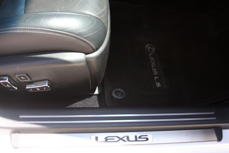Lexus LS 460  2014