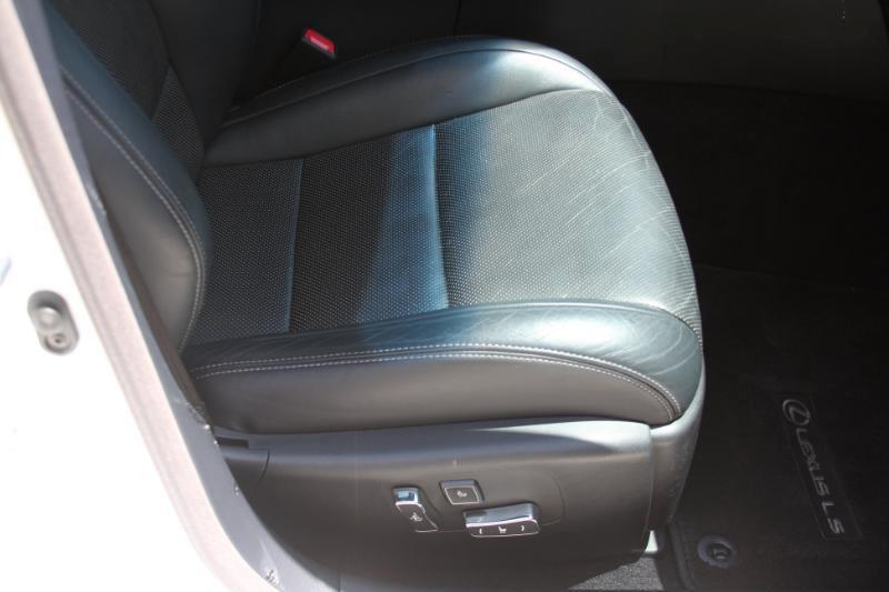 Lexus LS 460  2014