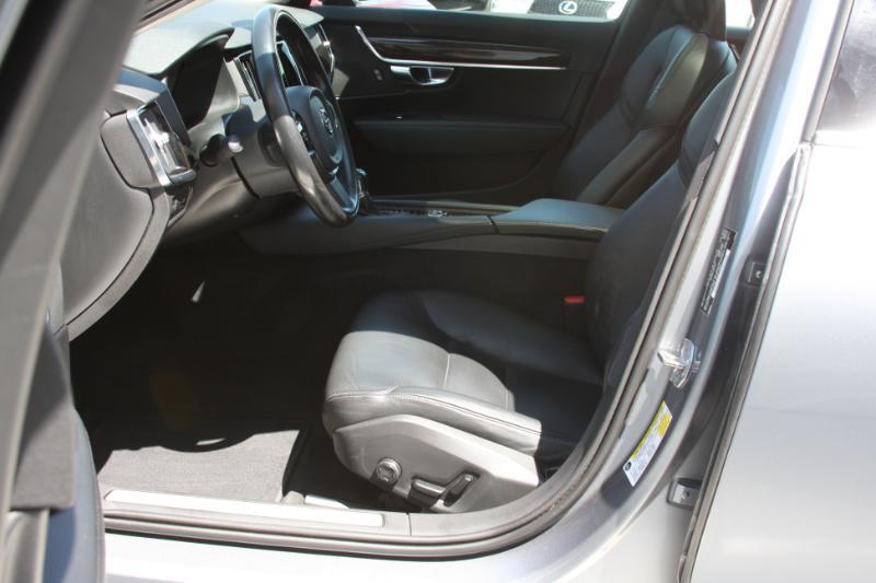 Volvo S90 T6 Momentum AWD 2018