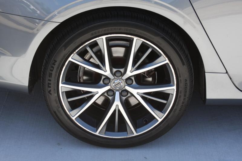 Volvo S90 T6 Momentum AWD 2018