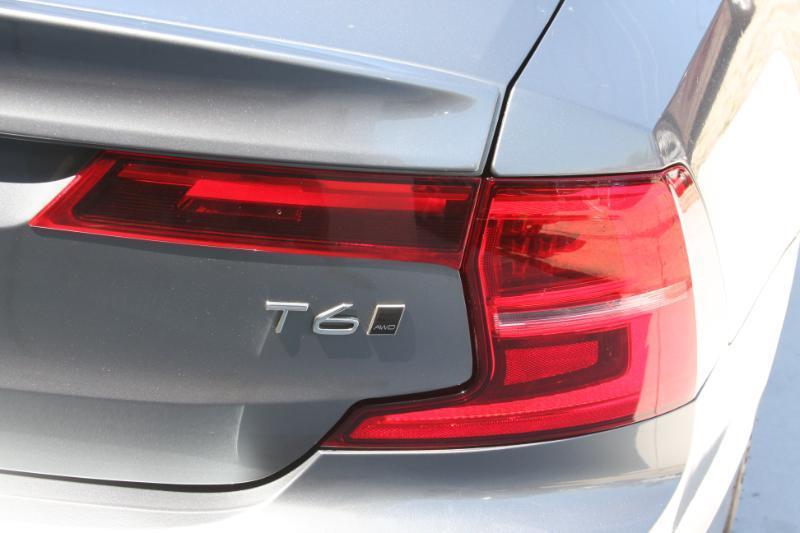 Volvo S90 T6 Momentum AWD 2018