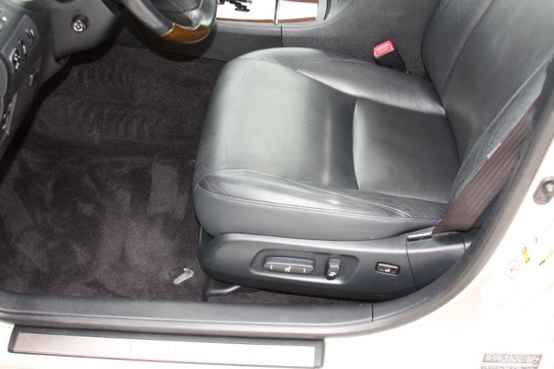 Lexus ES 350 Sedan 2010