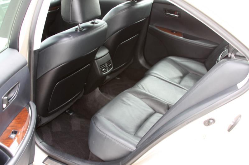 Lexus ES 350 Sedan 2010