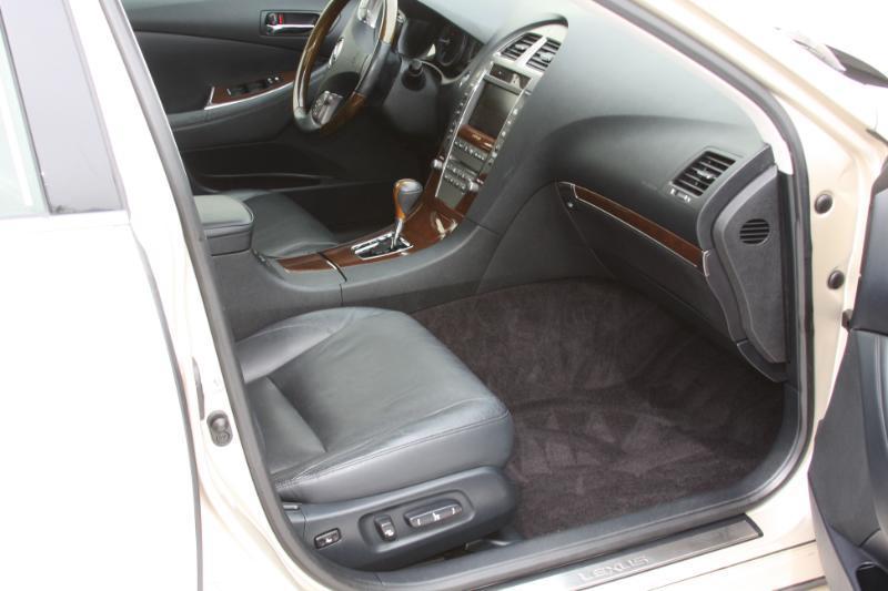 Lexus ES 350 Sedan 2010
