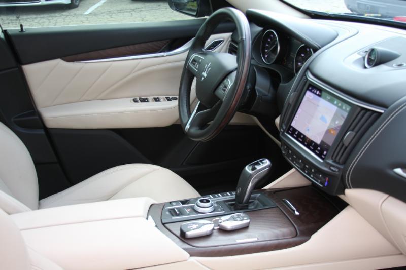Maserati Levante  2022