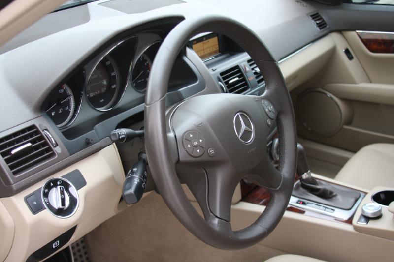 Mercedes-Benz C-Class C300 4MATIC Sport Sedan 2011