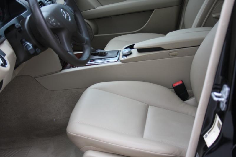 Mercedes-Benz C-Class C300 4MATIC Sport Sedan 2011