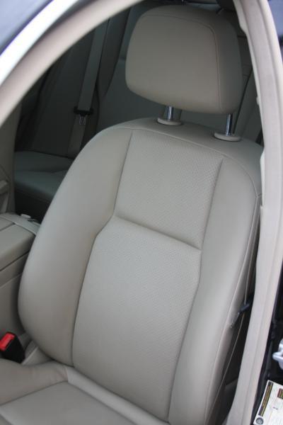 Mercedes-Benz C-Class C300 4MATIC Sport Sedan 2011