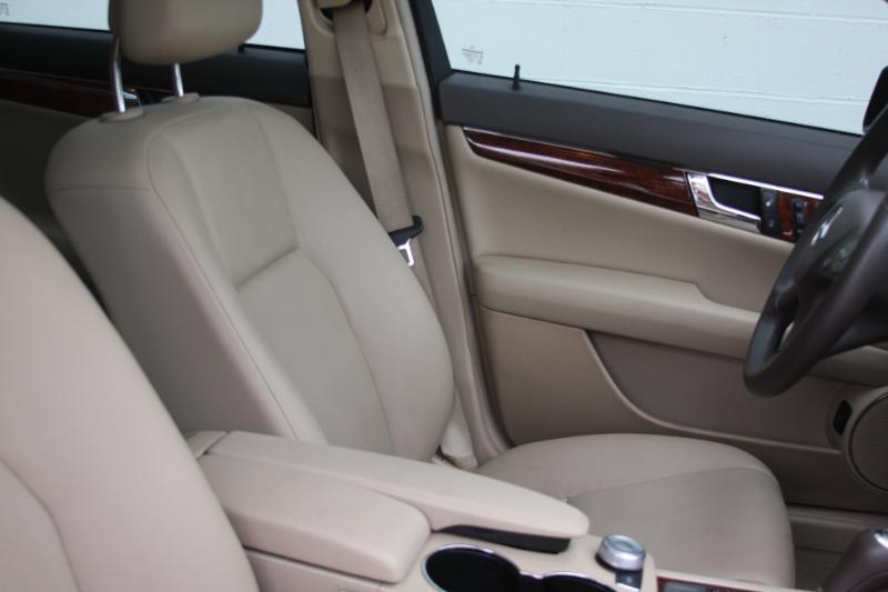 Mercedes-Benz C-Class C300 4MATIC Sport Sedan 2011