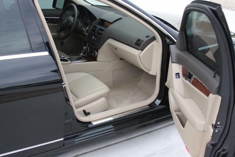 Mercedes-Benz C-Class C300 4MATIC Sport Sedan 2011