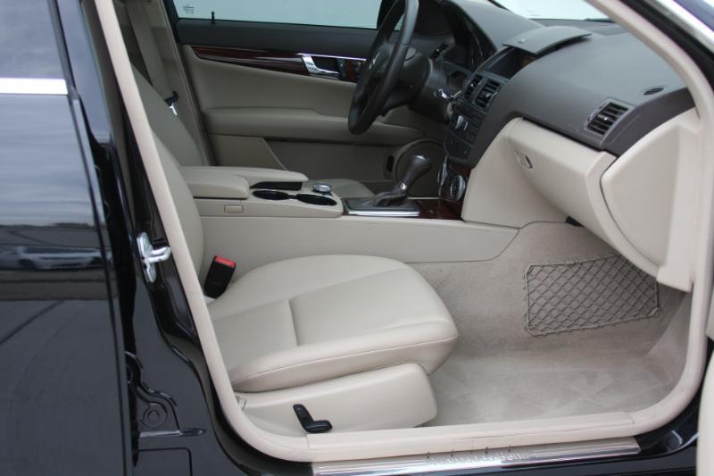 Mercedes-Benz C-Class C300 4MATIC Sport Sedan 2011