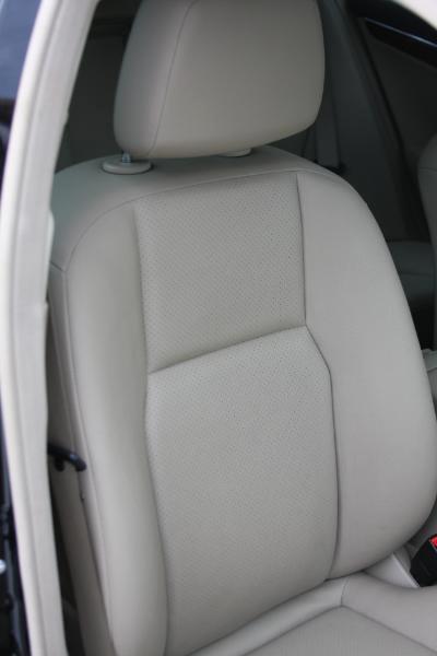 Mercedes-Benz C-Class C300 4MATIC Sport Sedan 2011