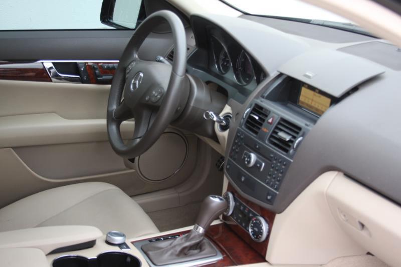 Mercedes-Benz C-Class C300 4MATIC Sport Sedan 2011