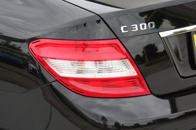 Mercedes-Benz C-Class C300 4MATIC Sport Sedan 2011