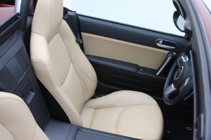 Mazda MX-5 Miata Grand Touring PRHT 2009