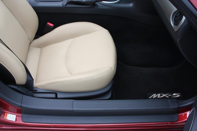 Mazda MX-5 Miata Grand Touring PRHT 2009