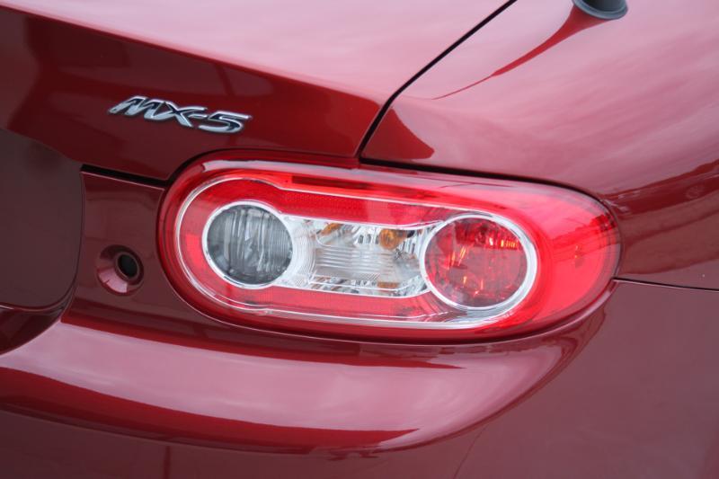 Mazda MX-5 Miata Grand Touring PRHT 2009