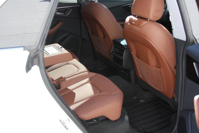 Audi Q8  2022