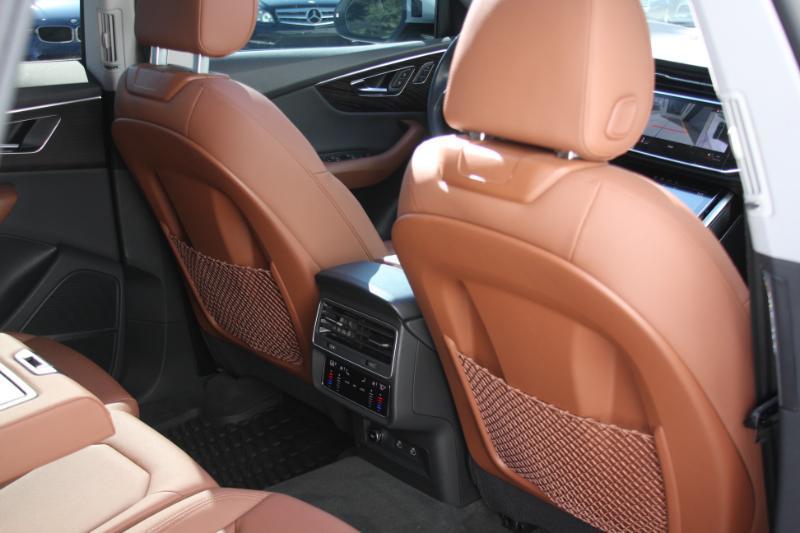 Audi Q8  2022
