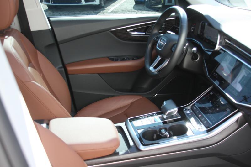 Audi Q8  2022