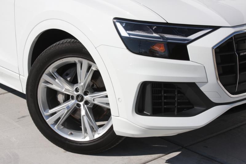 Audi Q8  2022