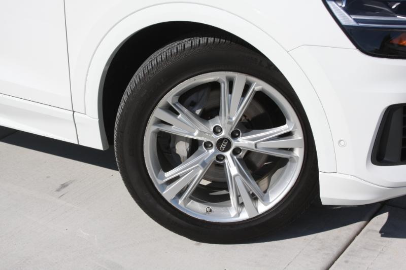 Audi Q8  2022