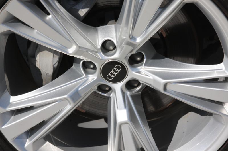 Audi Q8  2022