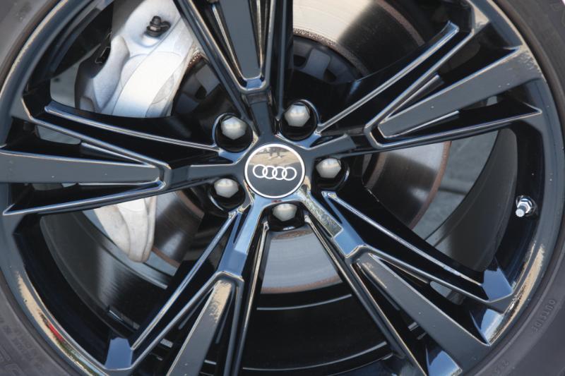 Audi Q8  2022