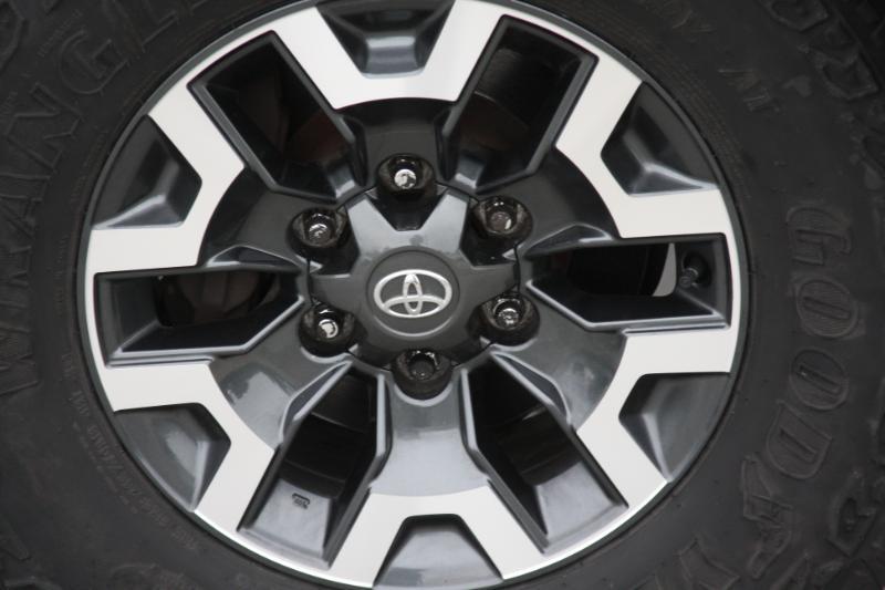Toyota Tacoma PreRunner Double Cab I4 4AT 2WD 2015