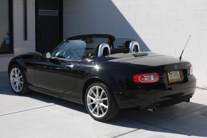 Mazda MX-5 Miata Grand Touring PRHT 2010