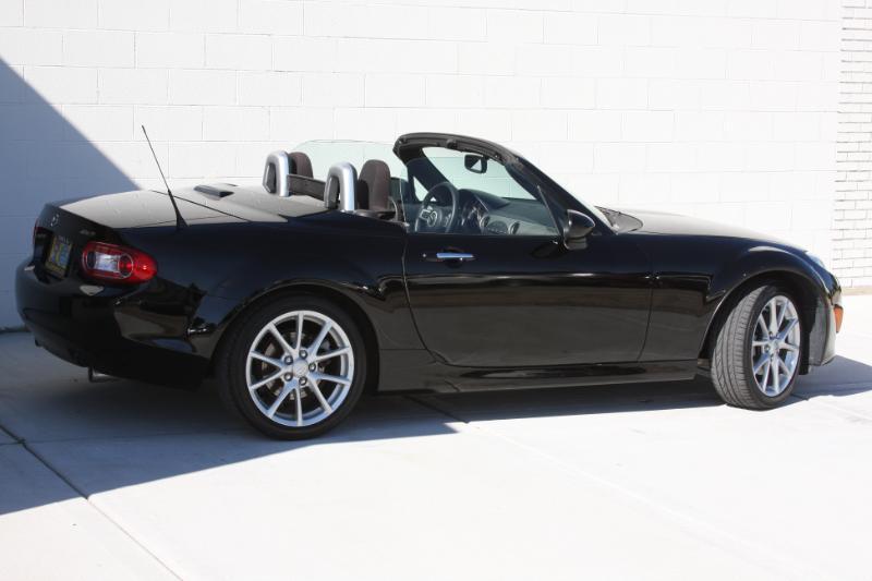 Mazda MX-5 Miata Grand Touring PRHT 2010