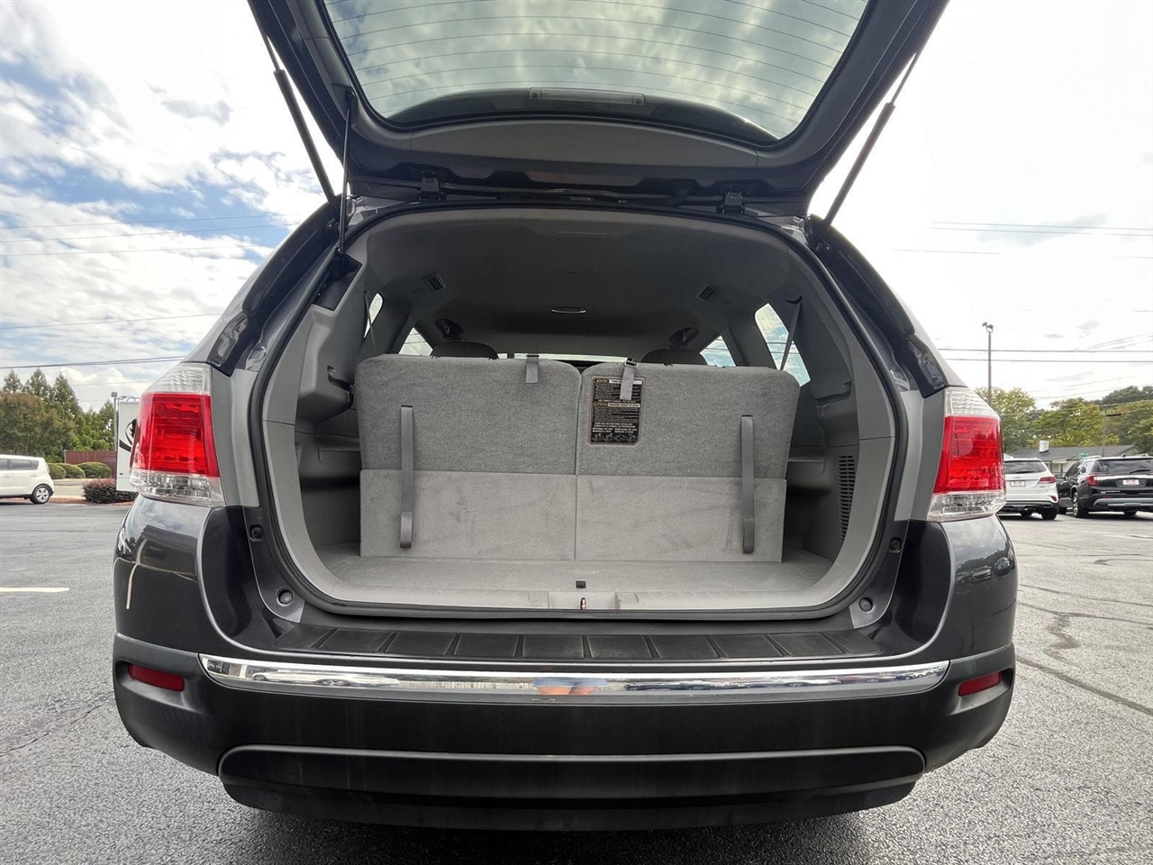 2013 Toyota Highlander LE Plus photo 21