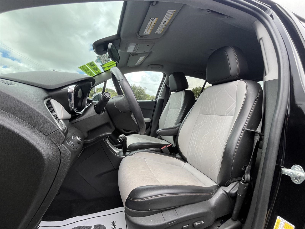2020 Chevrolet Trax LT photo 3