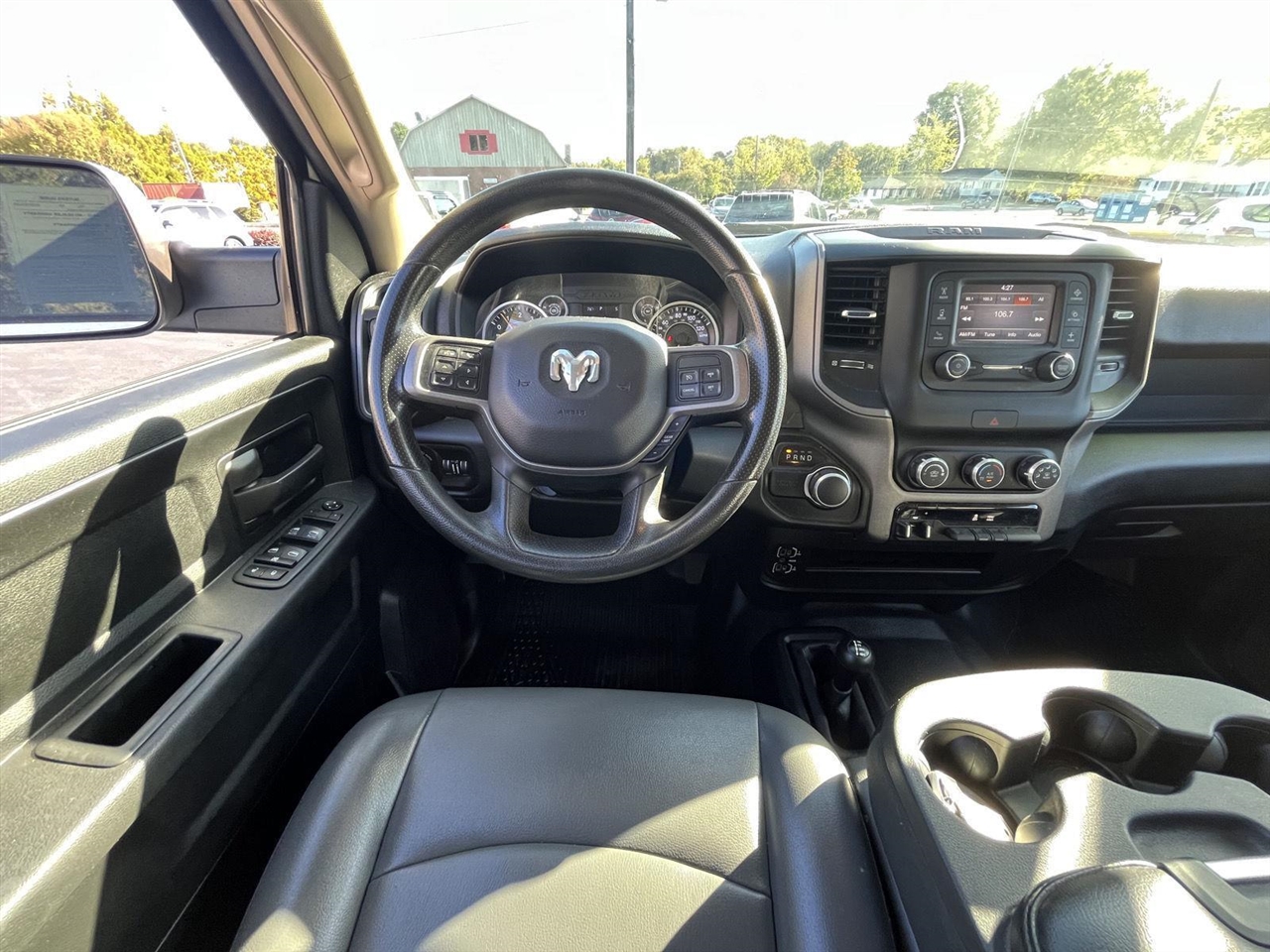 2020 Ram 2500 Tradesman photo 2