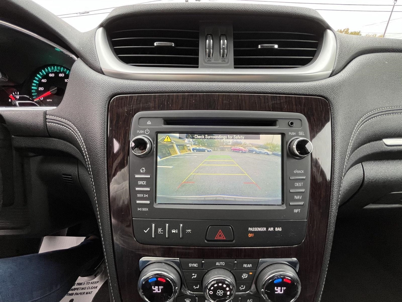 Chevrolet Traverse 2LT FWD 2017 Chevrolet Traverse 2LT FWD 2017