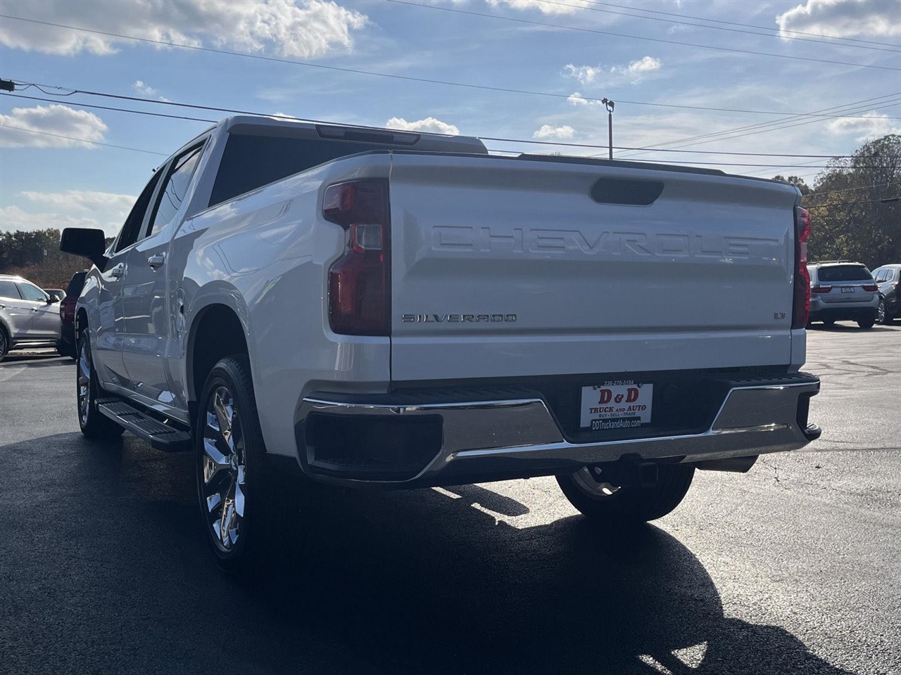 2019 Chevrolet Silverado LT photo 2