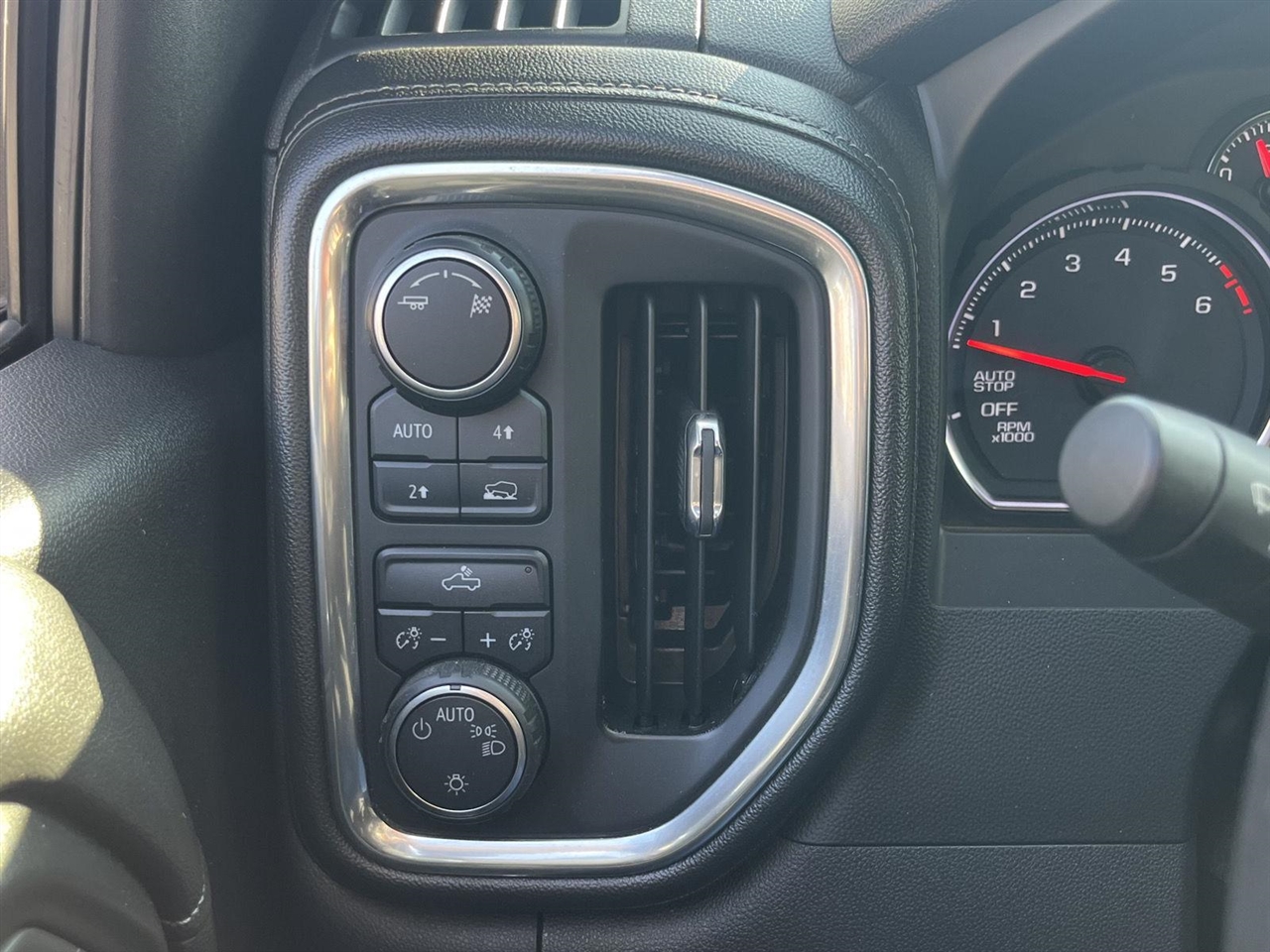 Chevrolet Silverado 1500 LT Crew Cab 4WD 2019