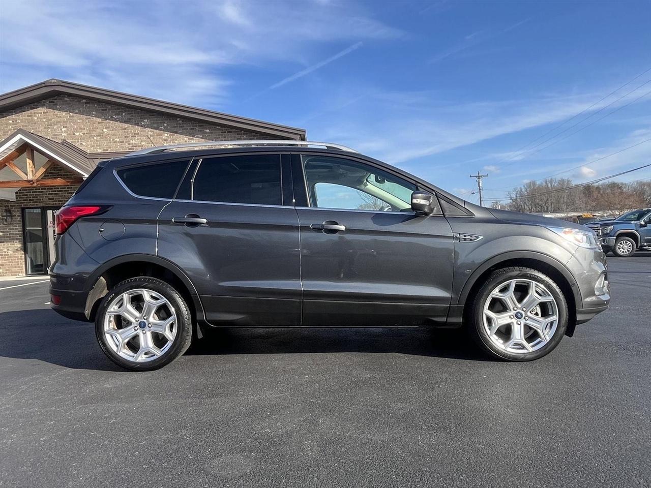 Ford Escape Titanium FWD 2019