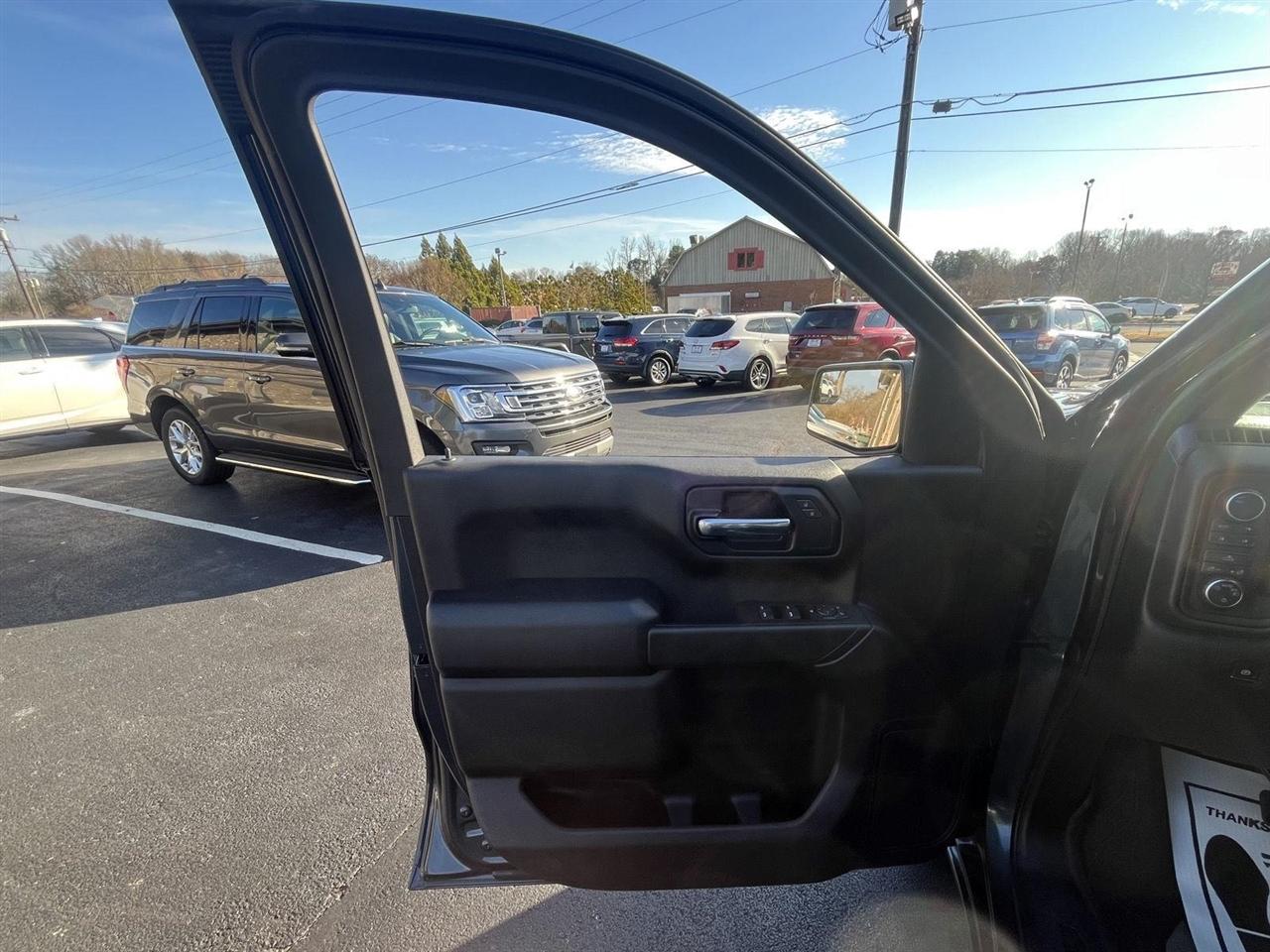 Chevrolet Silverado 1500 Custom Trail Boss Crew Cab Short Box 4WD 2020