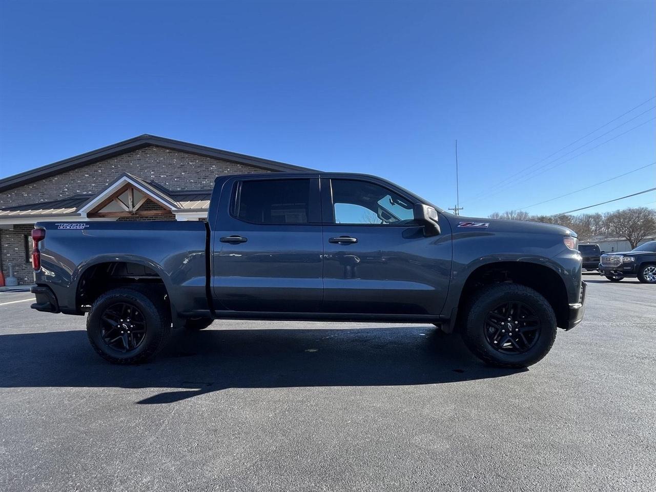Chevrolet Silverado 1500 Custom Trail Boss Crew Cab Short Box 4WD 2020