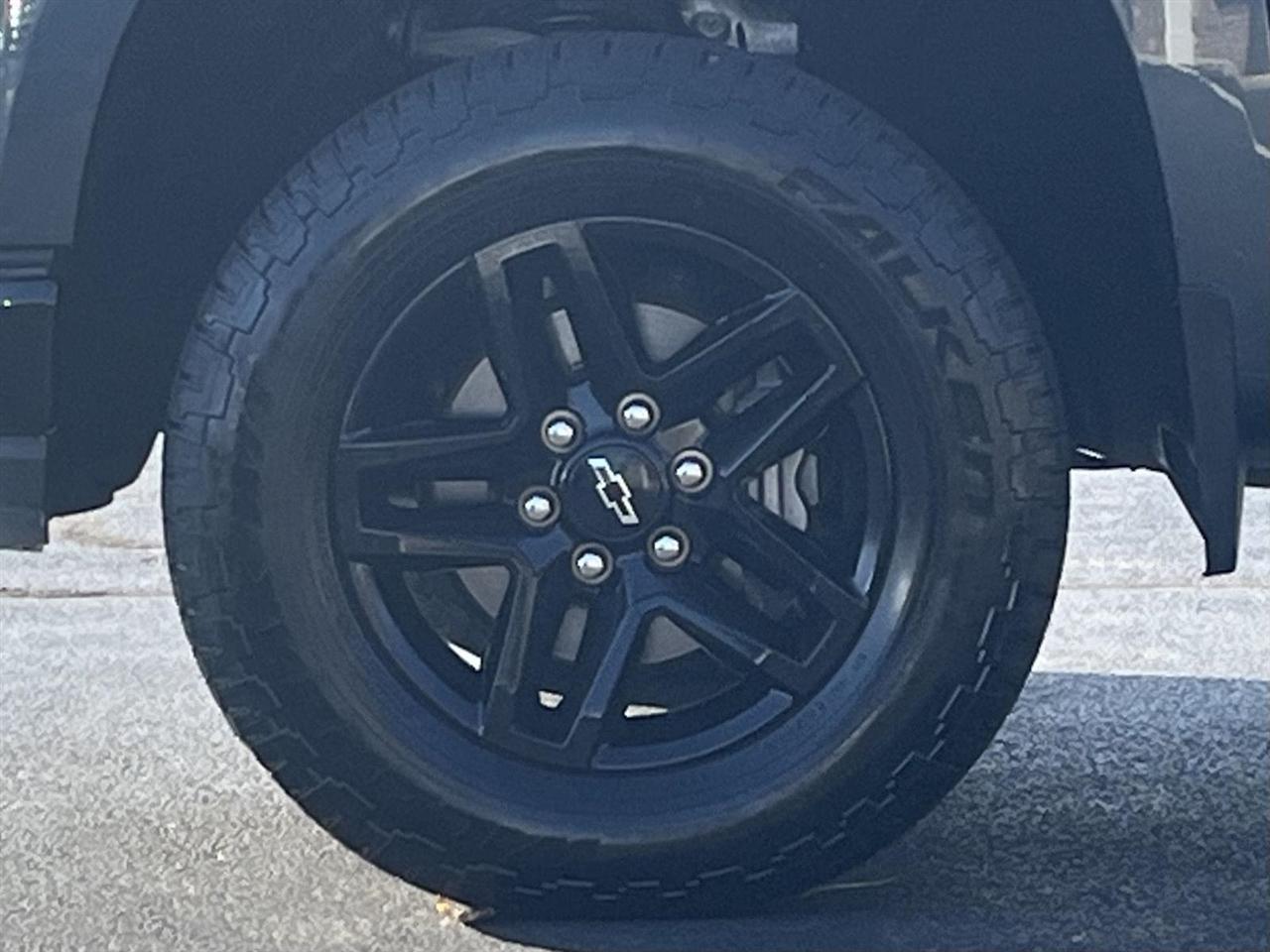 Chevrolet Silverado 1500 Custom Trail Boss Crew Cab Short Box 4WD 2020