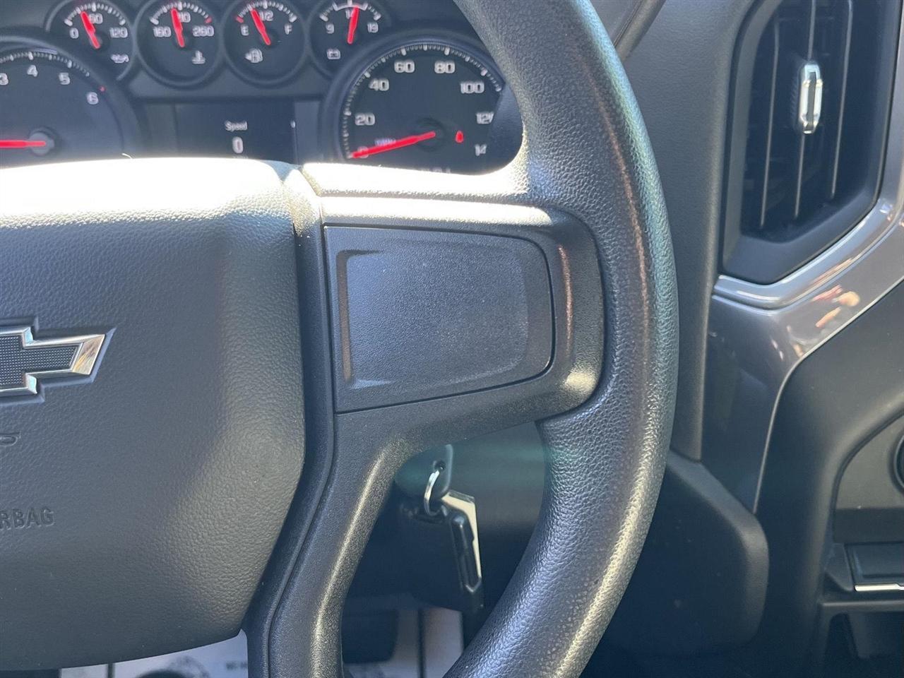 Chevrolet Silverado 1500 Custom Trail Boss Crew Cab Short Box 4WD 2020