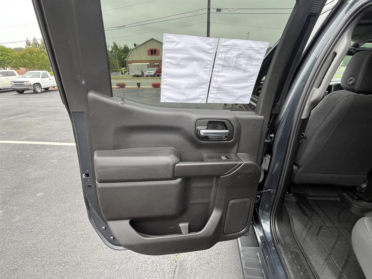 Chevrolet Silverado 1500 Custom Trail Boss Crew Cab Short Box 4WD 2020