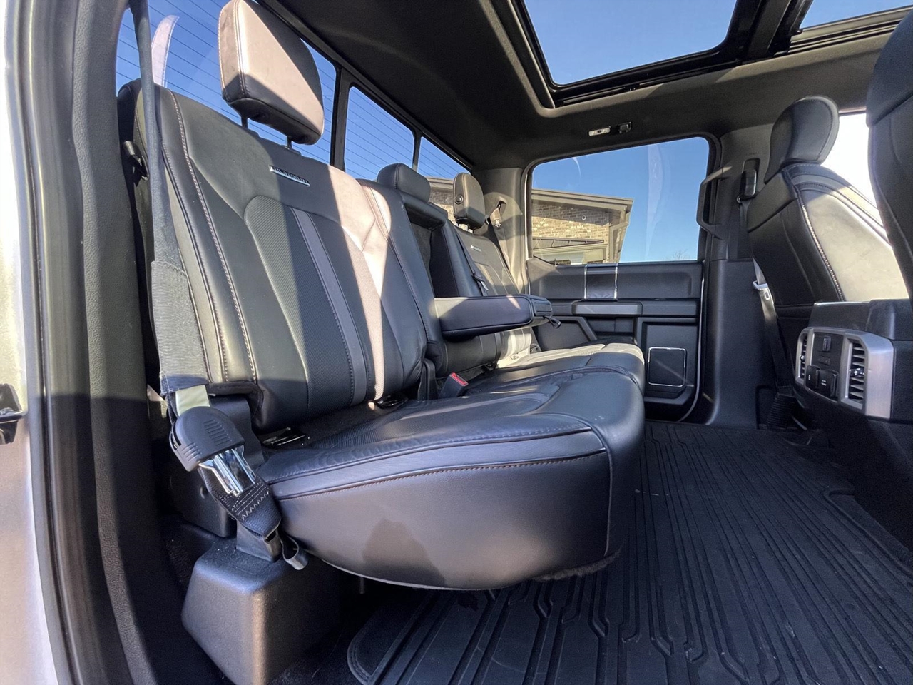 Ford F-150 Platinum SuperCrew 5.5-ft. Bed 4WD 2019