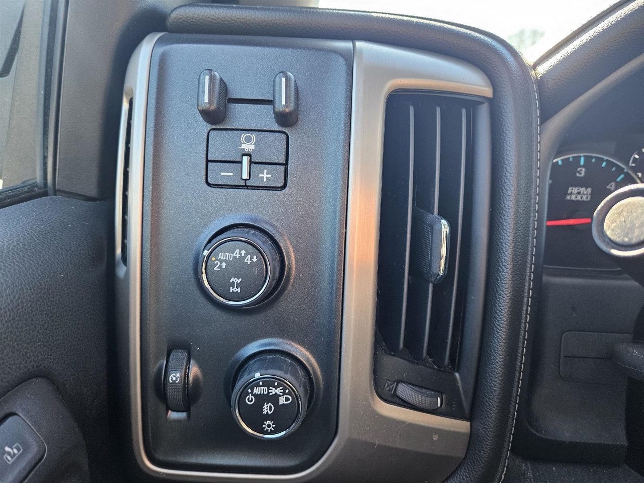 GMC Sierra 1500 Denali Crew Cab 4WD 2017